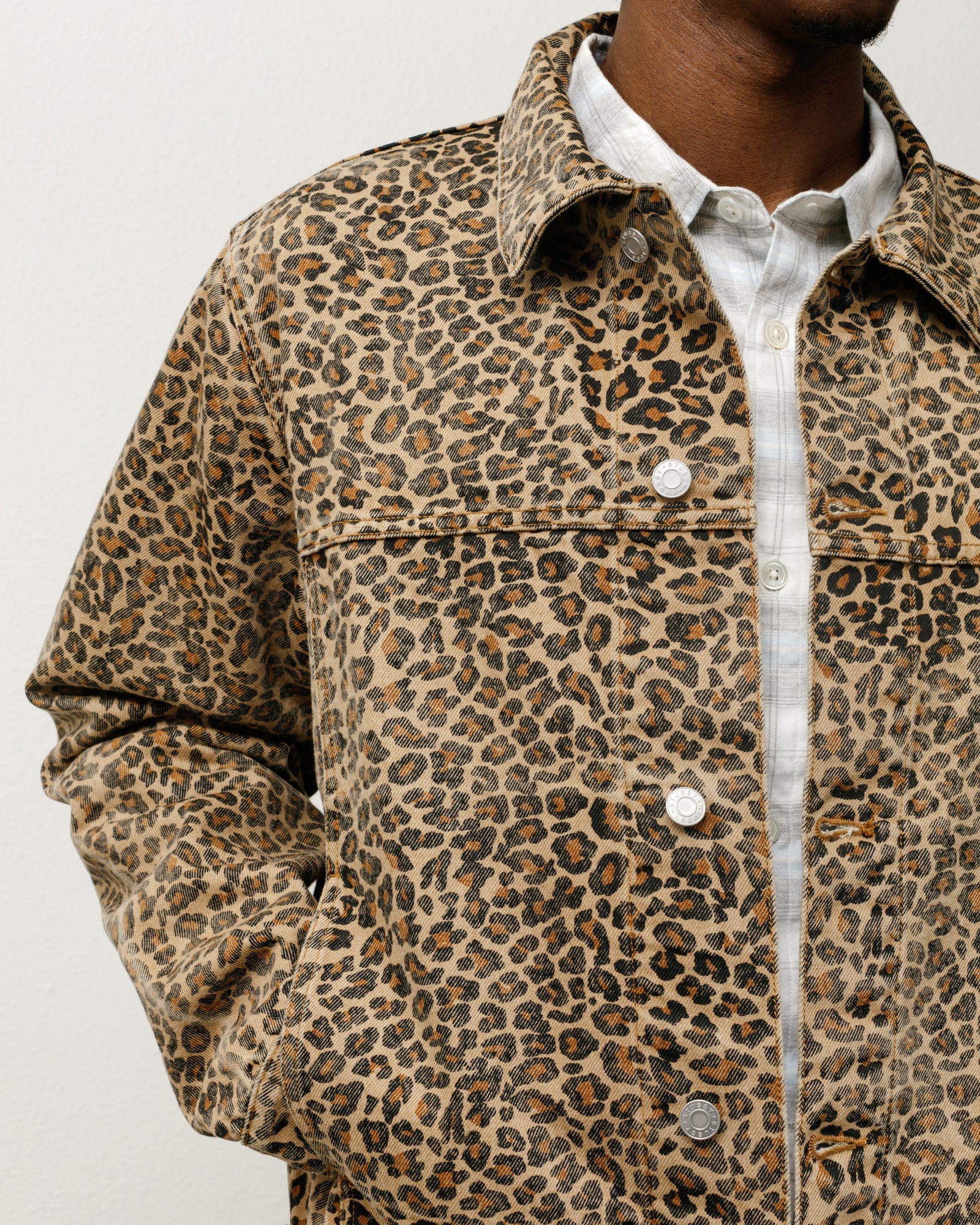 DENIM TRUCKER JACKET