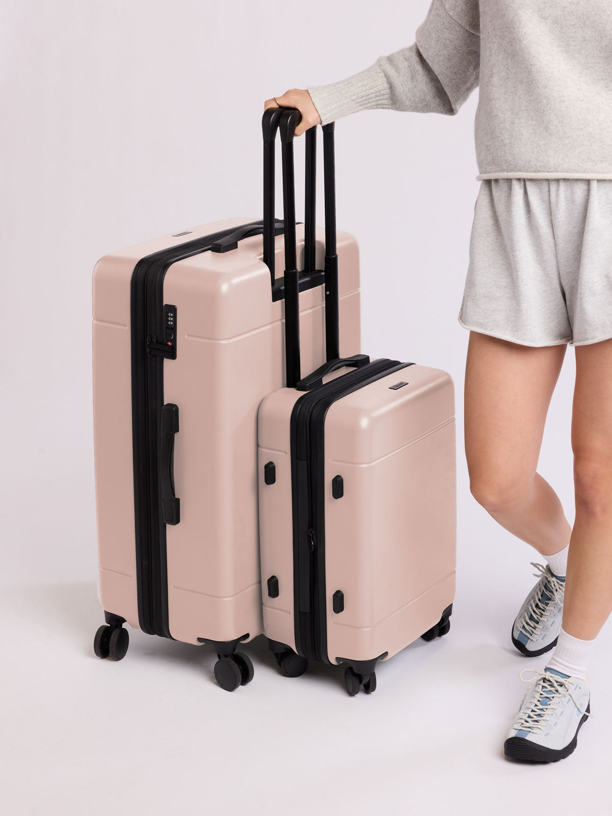 Hue Large Luggage